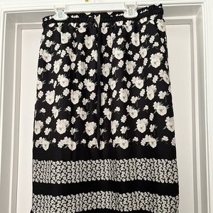 Down East brand floral print skirt size small